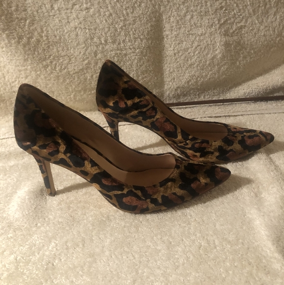 Heels - Picture 2 of 8